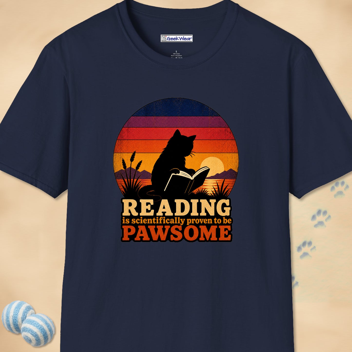 GeekWear Cats Reading T-Shirt