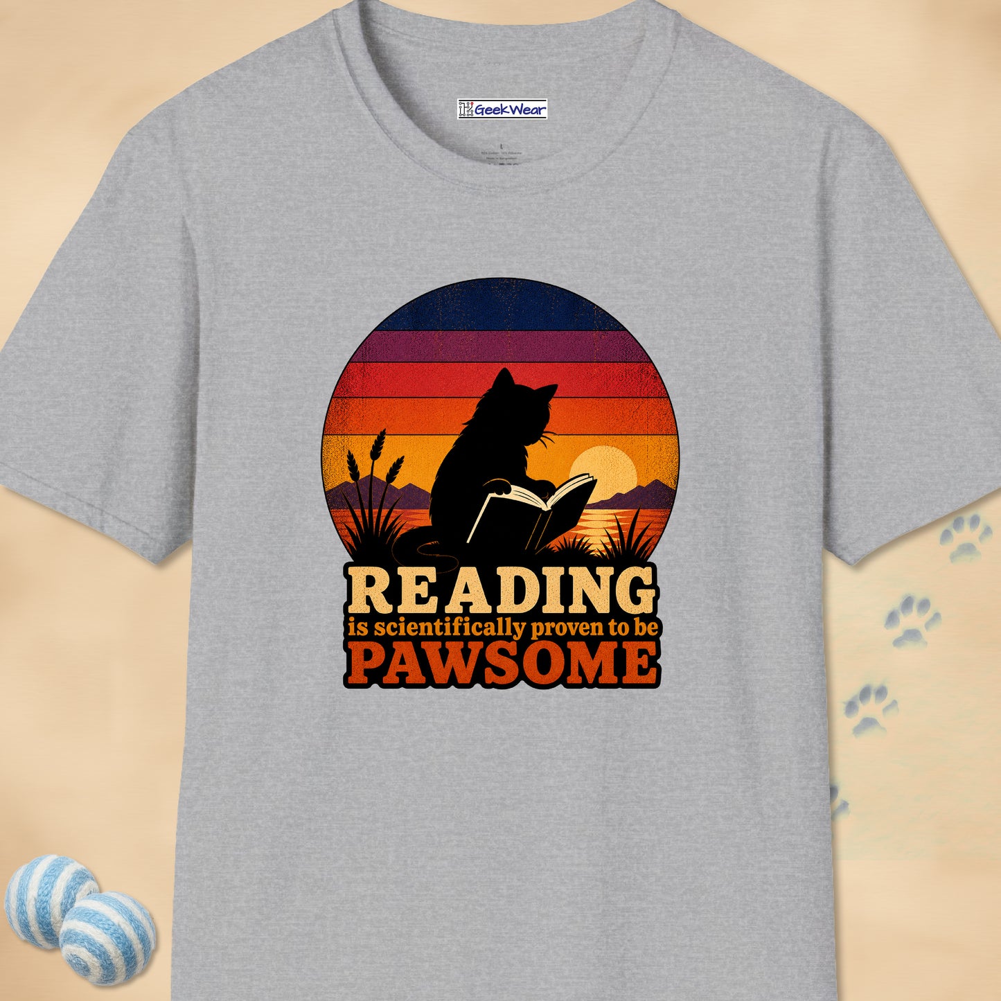 GeekWear Cats Reading T-Shirt