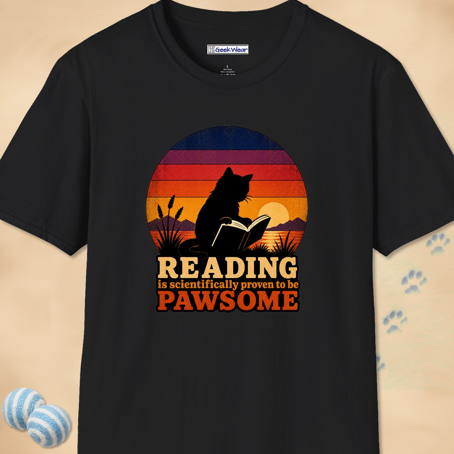 GeekWear Cats Reading T-Shirt