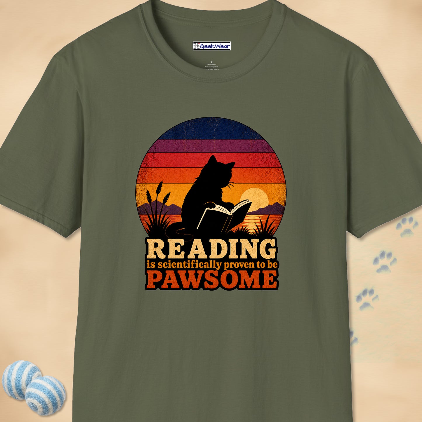 GeekWear Cats Reading T-Shirt