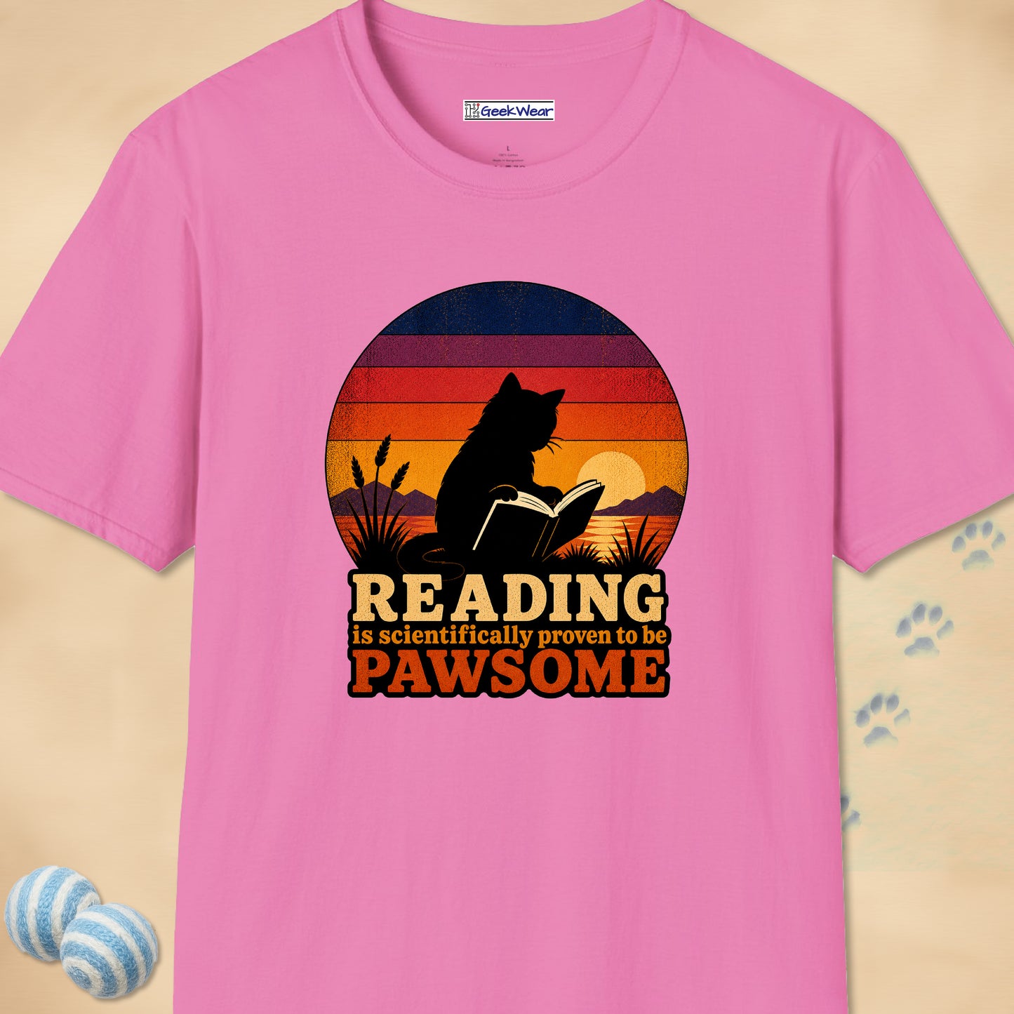 GeekWear Cats Reading T-Shirt